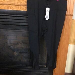 Crop pants never worn